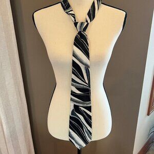 Pregio Men's Beautiful Black & White Tie